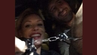 Arnaud Mimran e la foto in manette con Tamara Pisnoli: gaffe o provocazione?