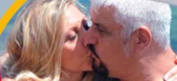 Pino Daniele, la compagna Amanda rompe il silenzio: "Mai pensato di avere le sue cose"