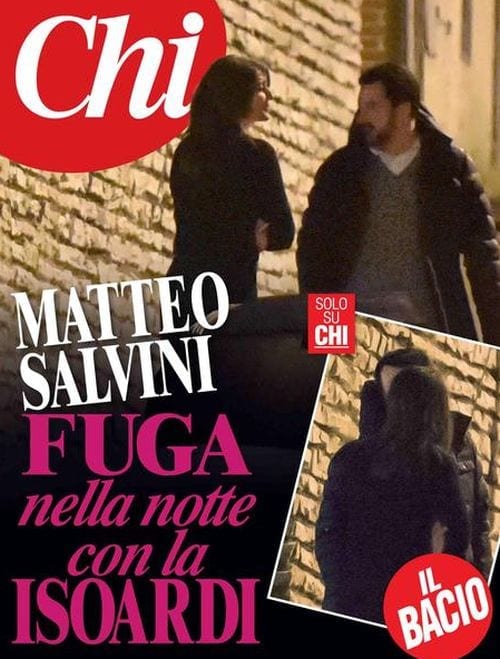 Matteo Salvini e Elisa Isoardi: arriva il primo bacio "casto" in pubblico [FOTO]