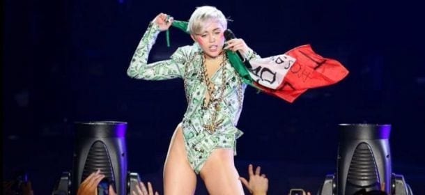 Miley Cyrus ha un flirt con un cantautore italiano?