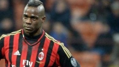 Mario Balotelli denunciato da un'ex amante: ha diffuso foto intime