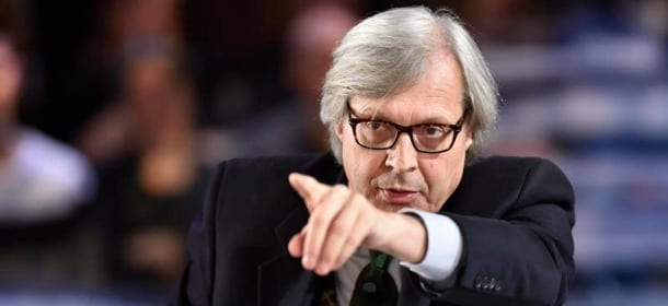 Vittorio Sgarbi nudo su Facebook scatena il web