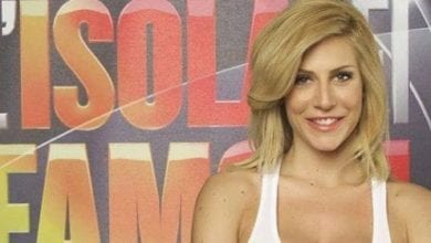 Paola Caruso "spedita" a L'Isola dei Famosi da Paolo Bonolis per il flirt con il figlio?