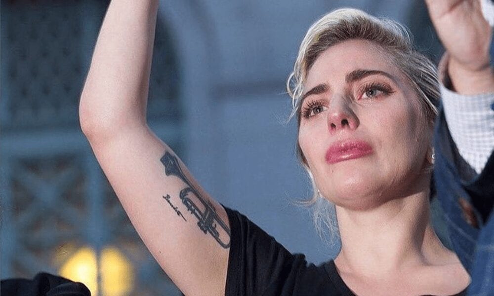 Lady Gaga parla finalmente della sua depressione e ammette: "Prendo farmaci"