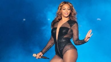 Beyoncé: dopo la ferita al concerto i fan si tagliano per lei [VIDEO]