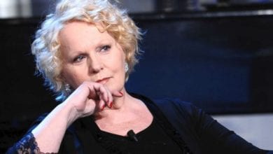 Selfie, furiosa litigata fra Tina Cipollari e Katia Ricciarelli. Il soprano lascia lo studio [VIDEO]