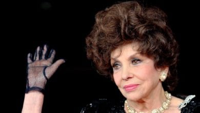 Gina Lollobrigida, il presunto marito Javier Rigau a Domenica Live: "Sesso con lei? Ecco la verità"