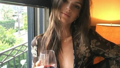 Emily Ratajkowski sconvolge il web col suo ultimo video sexy [VIDEO]