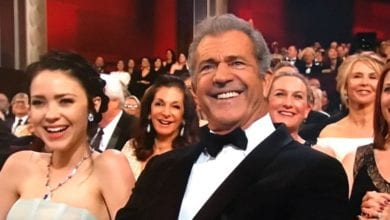 Mel Gibson e Rosalind Ross, 35 anni di differenza sul red carpet degli Oscar 2017 [VIDEO]