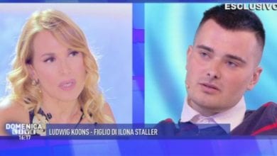 Barbara D'Urso litiga con il figlio di Cicciolina in diretta a Domenica Live [VIDEO]