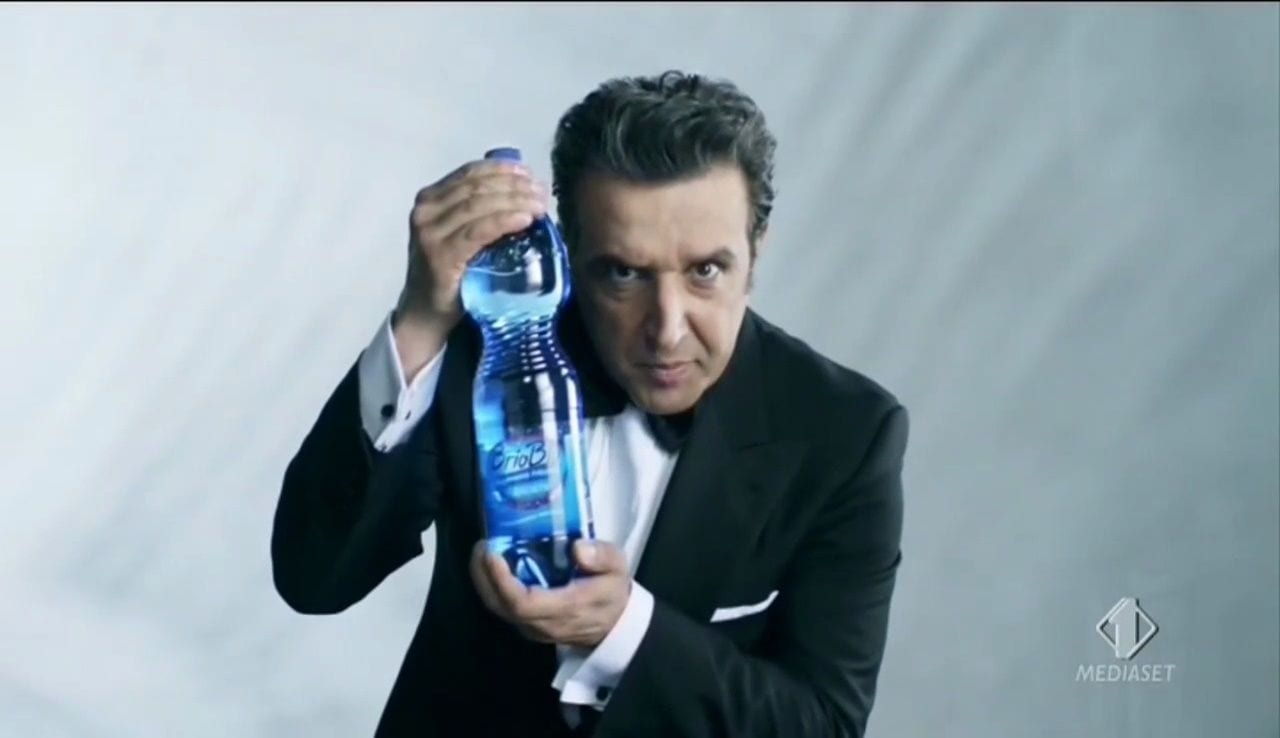 Flavio Insinna, Rocchetta sospende lo spot Brio Blu [VIDEO]