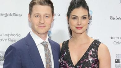 Dal set di “Gotham” alla vita reale, Ben McKenzie e Morena Baccarin si sono sposati