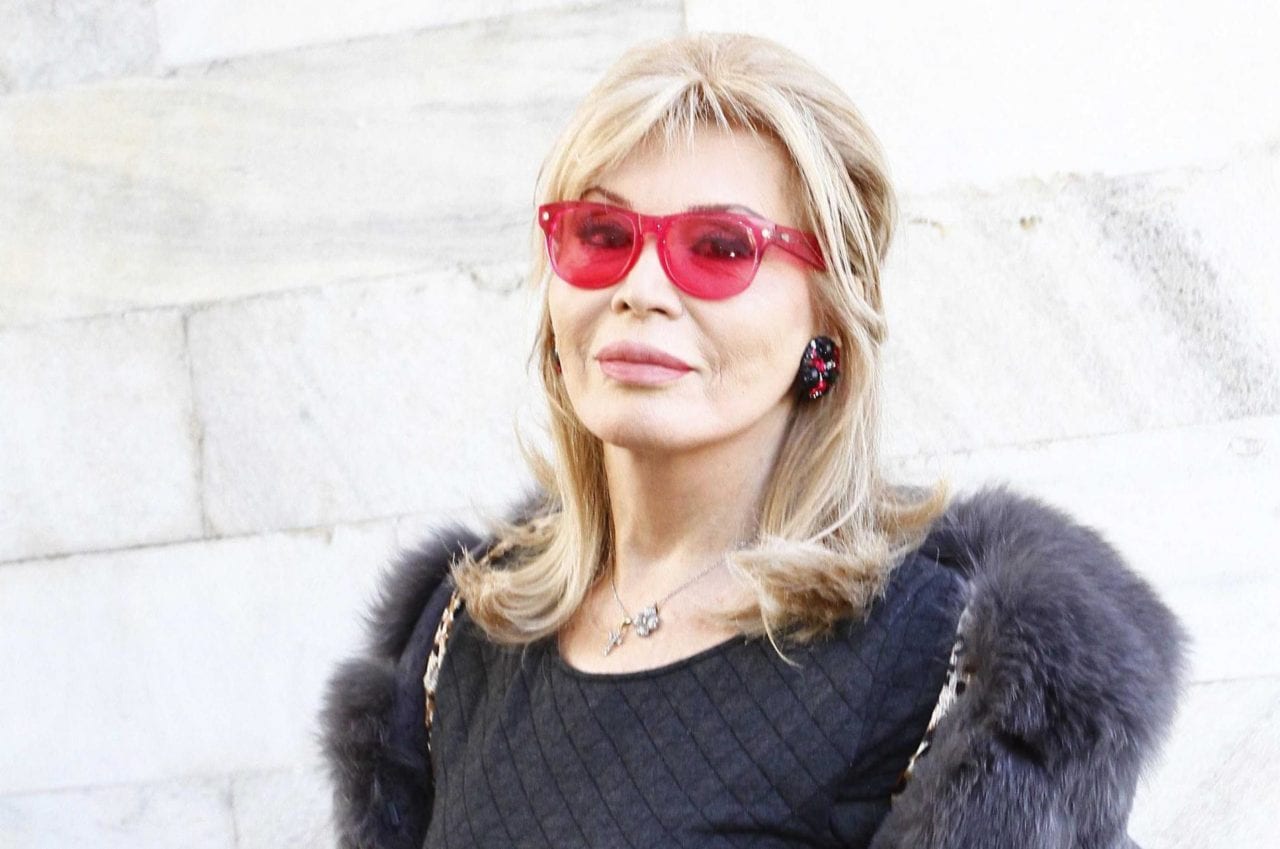 AAmanda Lear dopo le accuse: rifiuta l'invito di Barbara D'urso