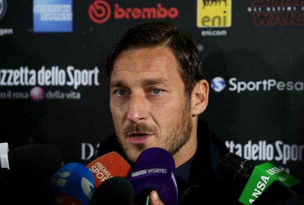 Francesco Totti festeggia al Colosseo: "Futuro? Punto Interrogativo"