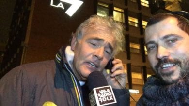 Massimo Giletti torna a casa dopo il malore e canta per Claudio Baglioni [VIDEO]