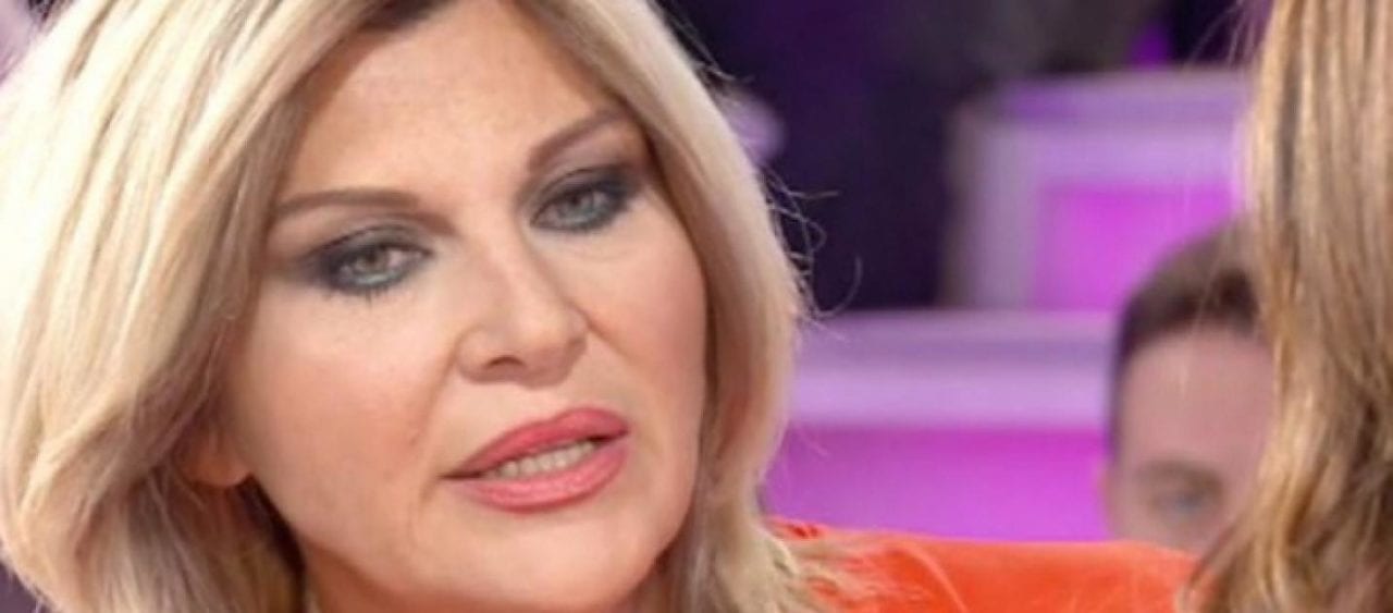 Nadia Rinaldi mette like a commenti contro Barbara D'Urso ed Eva Henger: "Fa proprio pena"