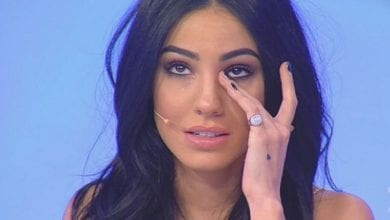 Giulia De Lellis offesa da un'attrice porno: "Nana oscena, Damante ci ha provato anche con me"