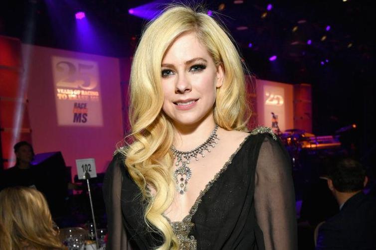 Che Fine Ha Fatto Avril Lavigne Nuova Vita Dopo La Malattia