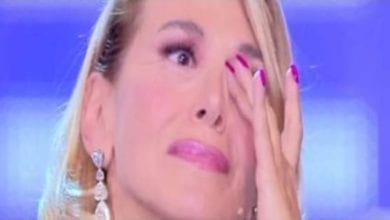 Barbara D'Urso in lacrime in diretta a Domenica Live: il dramma della conduttrice