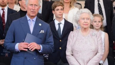 Regina Elisabetta scappa da Londra: Camilla e Carlo in quarantena