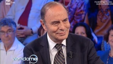 Bruno Vespa senza freni a Vieni da Me. In visibilio per il topless: "Che belle t**e!"