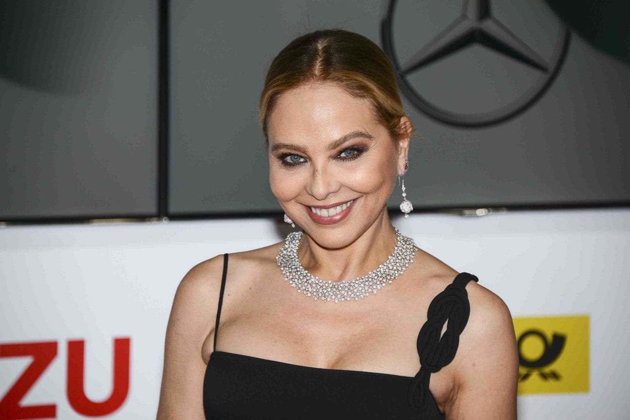 Ornella Muti senza veli a 63 anni: il nudo integrale fa infiammare il web foto