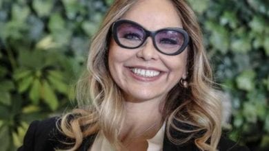 Ornella Muti, 63 anni e non sentirli: il nudo artistico fa infiammare il web [FOTO]