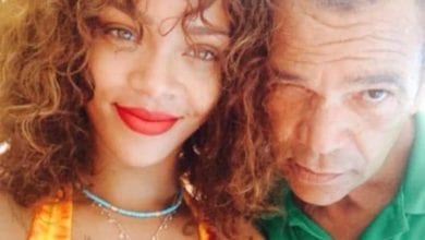 Rihanna denuncia suo padre: ciò che ha fatto è illegale