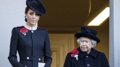 Kate Middleton chiede l'incontro con la regina Elisabetta: non sopporta più...