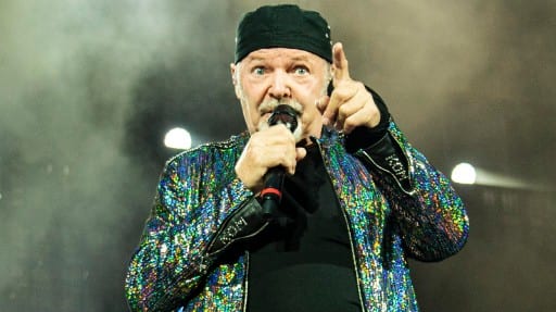 Coronavirus, Vasco Rossi: "E' una guerra, combattere