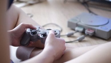 A 18 anni gli si paralizzano le gambe: la colpa è di un videogioco