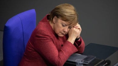 Angela Merkel piange Parlamento covid Germania