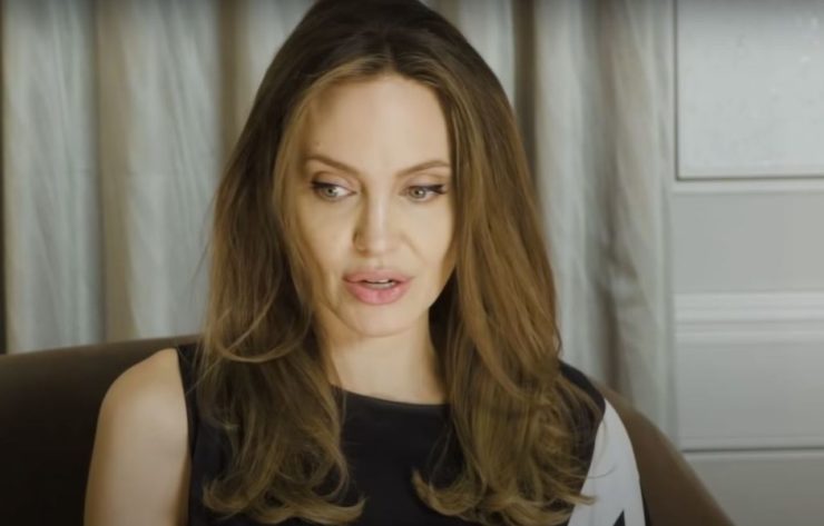 Angelina Jolie adozione figlio
