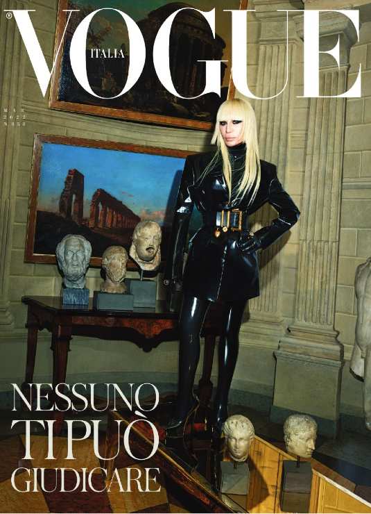 Donatella Versace sulla cover di Vogue Italia