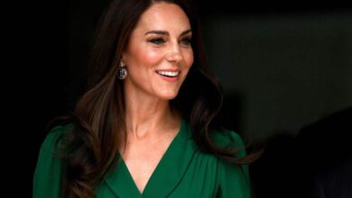 Kate Middleton salute