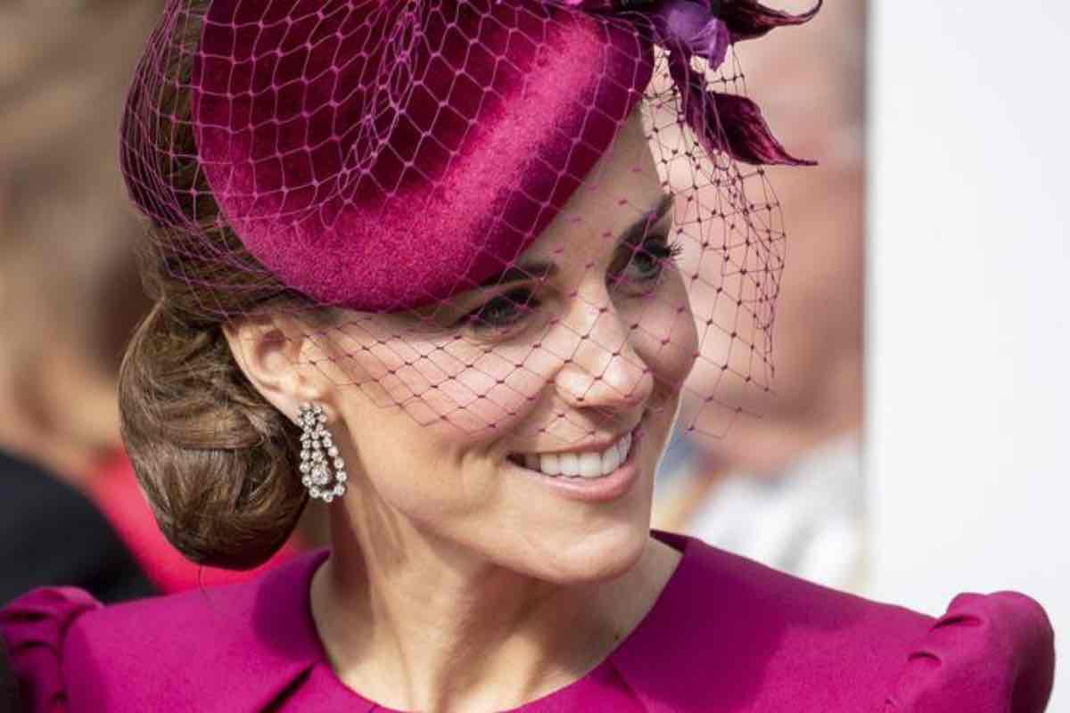 Kate Middleton fatta fuori dalla visita reale